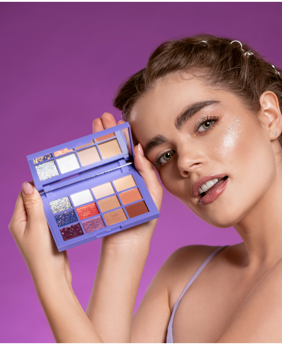 Stars from the Stars Eyeshadow Palette Paleta 12 cieni do powiek Color Constelation, 16,8 g
