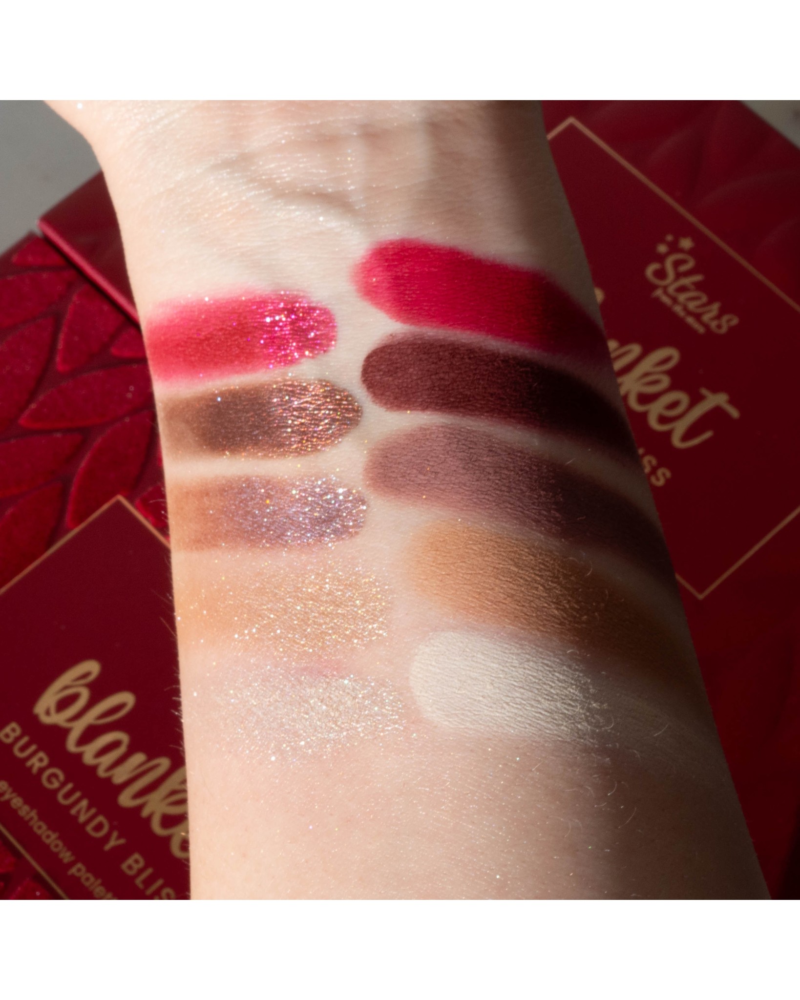 Stars from the stars BLANKET paleta cieni Burgundy Bliss, 10 g