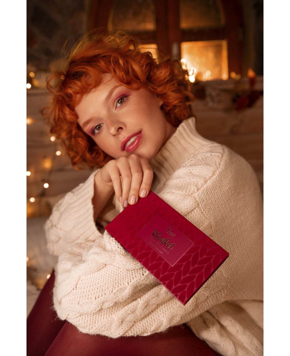 Stars from the stars BLANKET paleta cieni Burgundy Bliss, 10 g