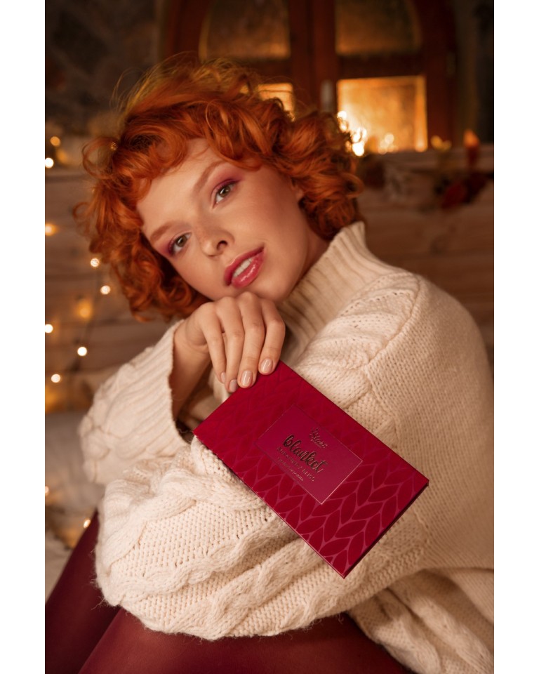 Stars from the stars BLANKET paleta cieni Burgundy Bliss, 10 g